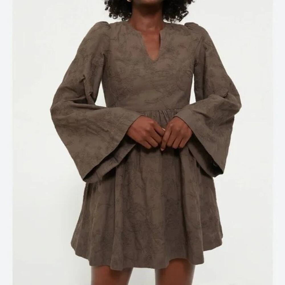 TUCKERNUCK Hyacinth House Brown Becca Bell-Sleeved Mini Dress NWT Size Medium - Picture 3 of 13